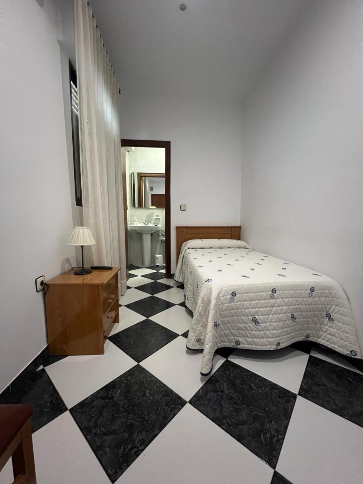 Hostal Los Amigos Siruela Екстериор снимка